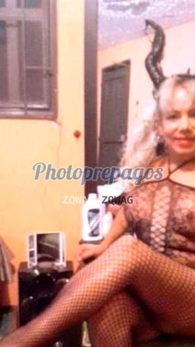 Estefanía, Transexual en Rafael Uribe
