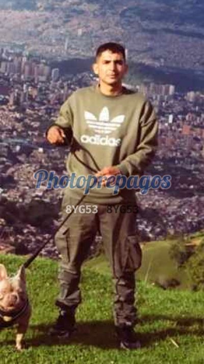 Jhoan, hombre en Medellín