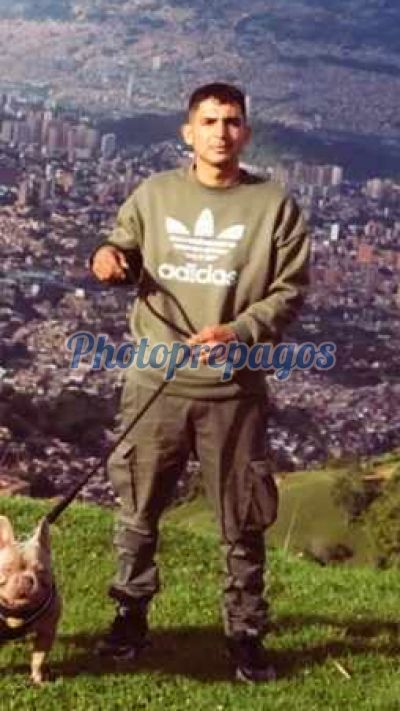 Jhoan, Hombre en Medellín