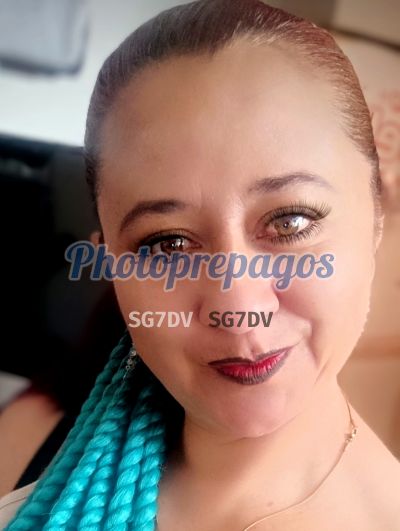 Nikoll, mujer que hace videollamadas y sexting