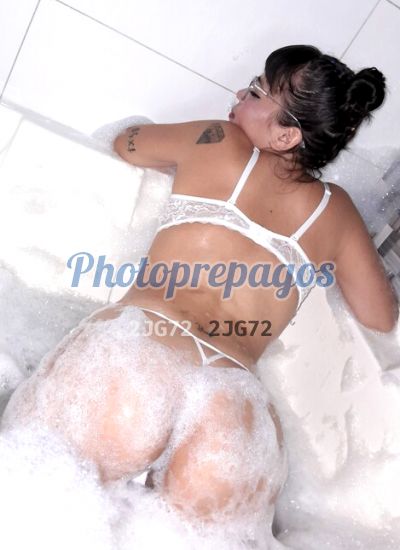 Ángela, mujer que hace videollamadas y sexting