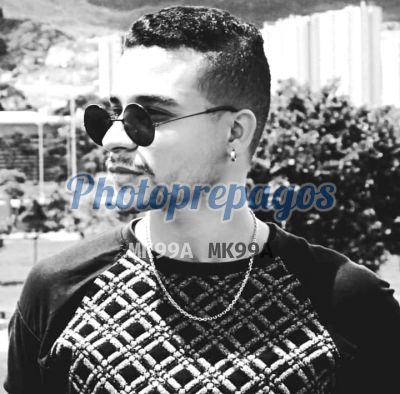 Mr Lewis, Hombre en Antonio Nariño