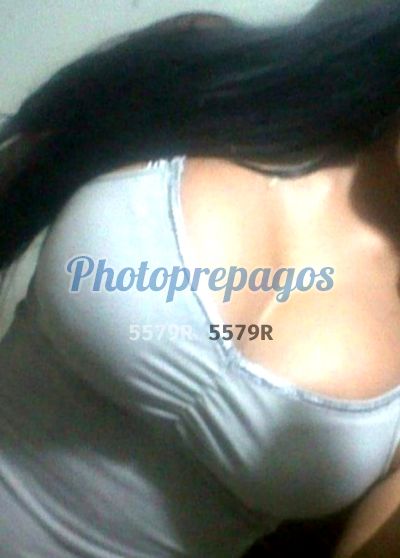 Paula, mujer que hace videollamadas y sexting