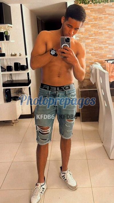 Nelsito, Hombre que da masajes eróticos en Usaquén