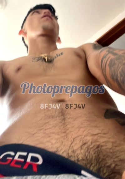Slimboy, Hombre que hace videollamadas y sexting