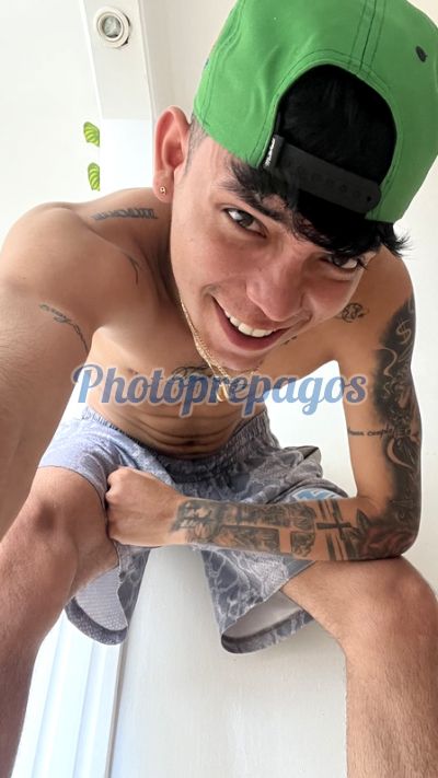 Slimboy, Hombre que hace videollamadas y sexting
