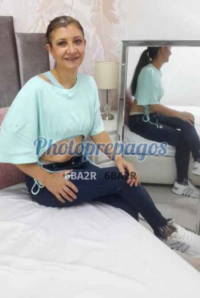 Hellen Larson, mujer que hace videollamadas y sexting