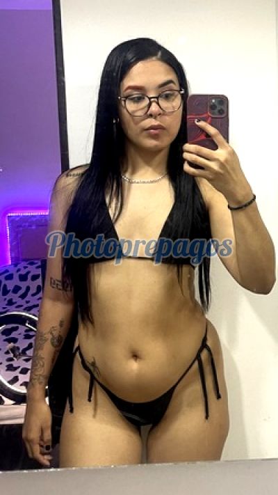 Zuki, mujer que hace videollamadas y sexting