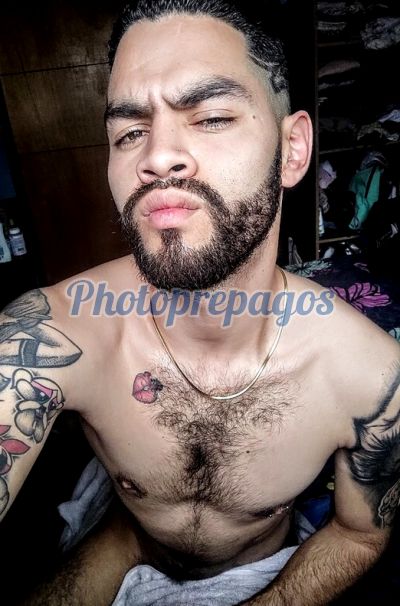 David, Hombre que hace videollamadas y sexting