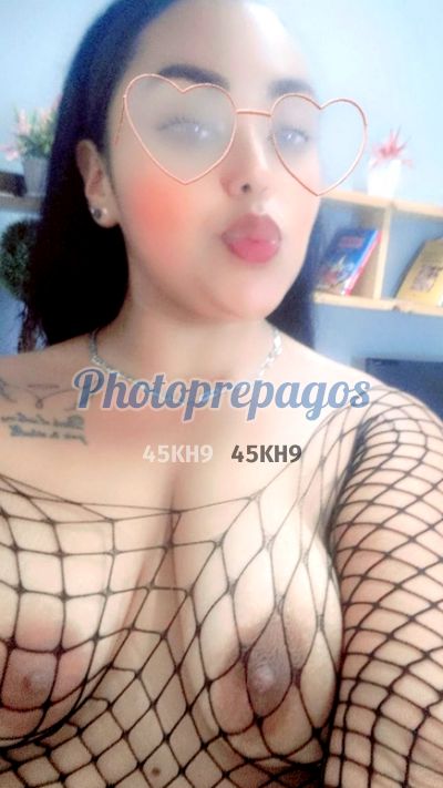 Sheyla, mujer que hace videollamadas y sexting