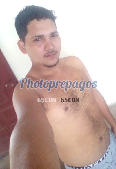 Leo, hombre que hace videollamadas y sexting