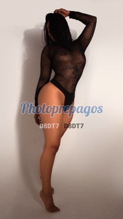 Any, mujer que hace videollamadas y sexting