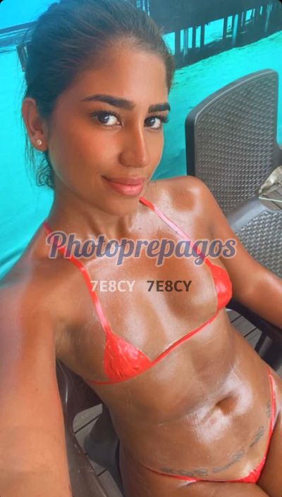 Vanesa, mujer que hace videollamadas y sexting