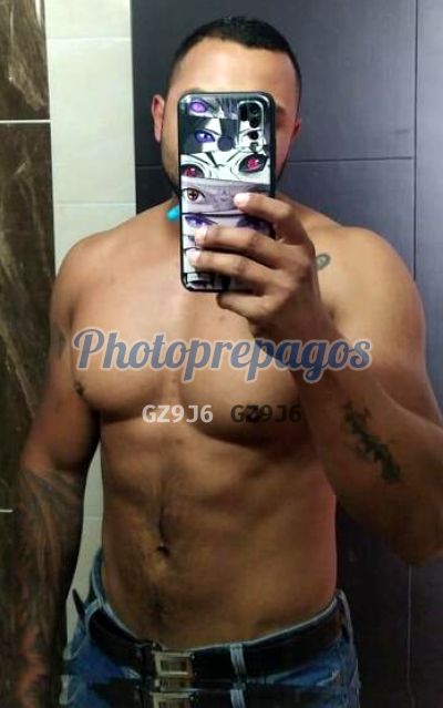 Valentino Ferran, hombre en Manizales