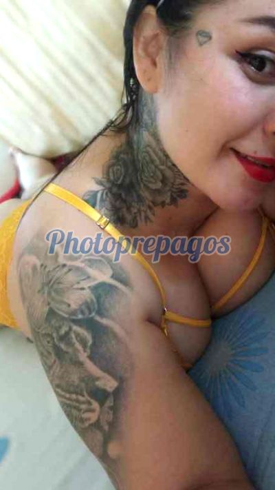 Diana Tattoo, mujer que hace videollamadas y sexting