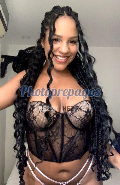 Marce, mujer que hace videollamadas y sexting