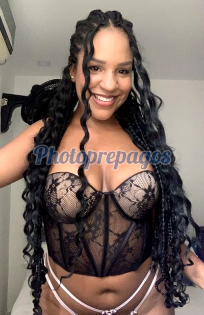 Marce, mujer que hace videollamadas y sexting