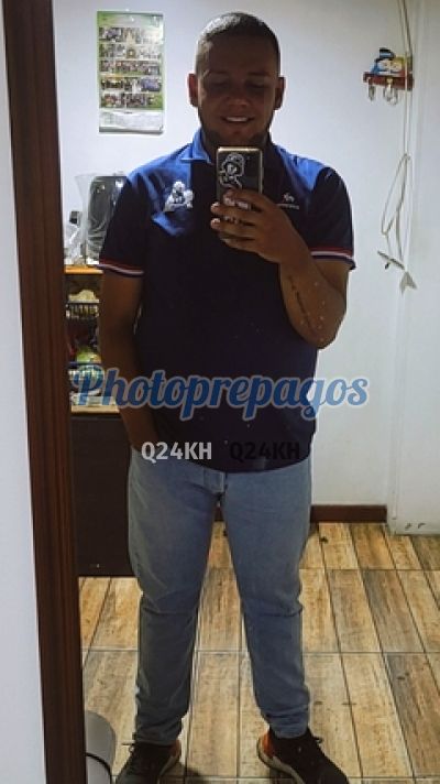 Andrés, hombre en Rafael Uribe