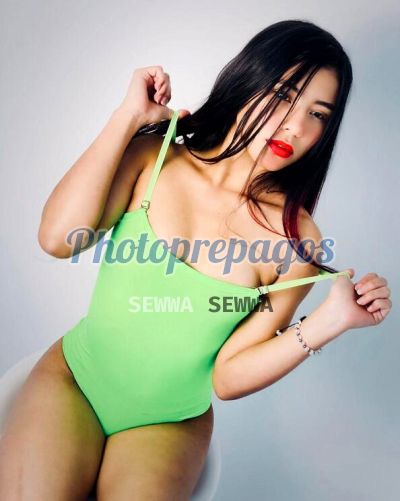 María, Mujer que hace videollamadas y sexting