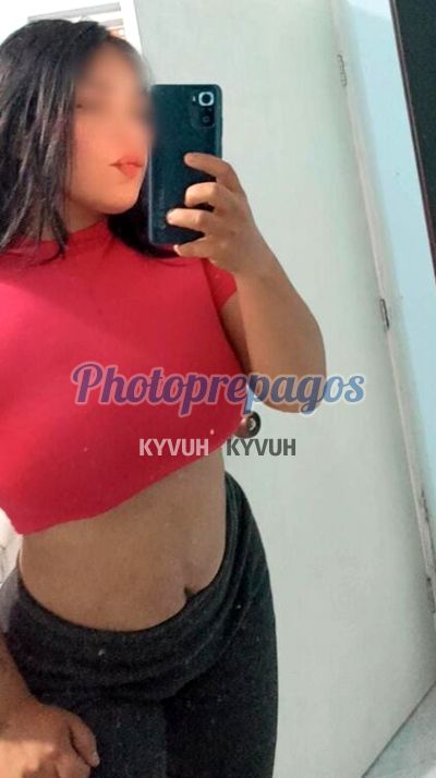 Karla, mujer que hace videollamadas y sexting
