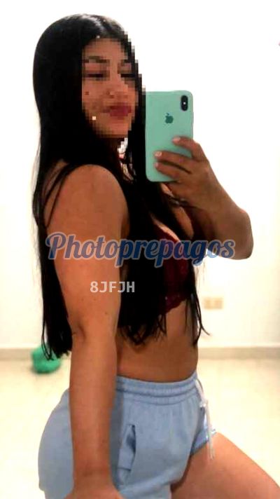Nikol, mujer que hace videollamadas y sexting