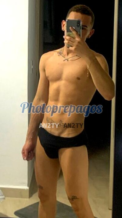 Aaron Levi, hombre en Medellín