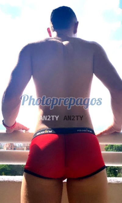 Aaron Levi, hombre en Medellín