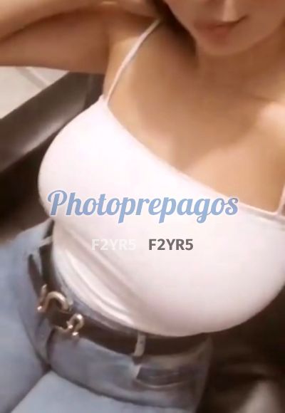 Ariel, mujer que hace videollamadas y sexting