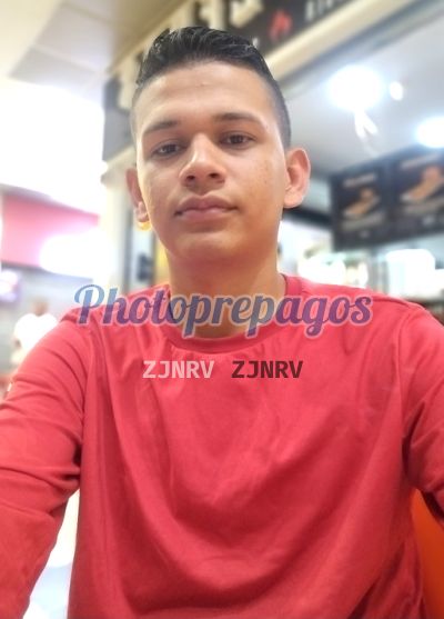 Daniel, Hombre en Medellín