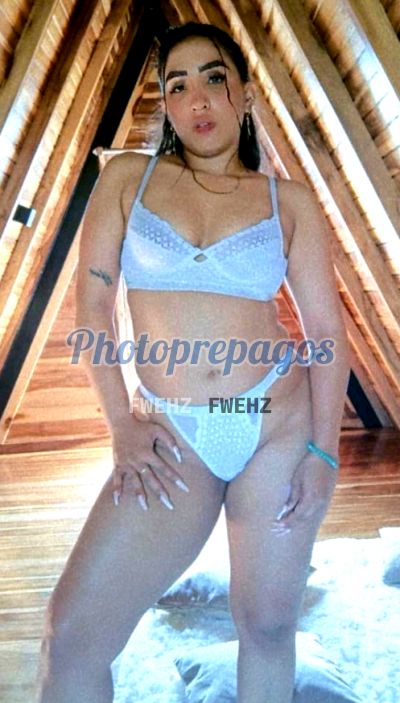 Luna Kalifa, mujer que hace videollamadas y sexting
