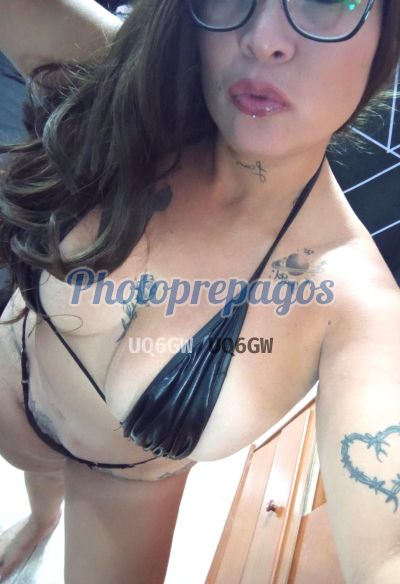 Mika, mujer que hace videollamadas y sexting