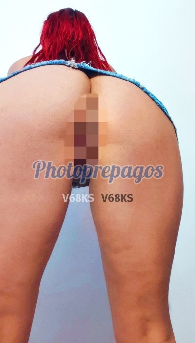 Emily, mujer que hace videollamadas y sexting