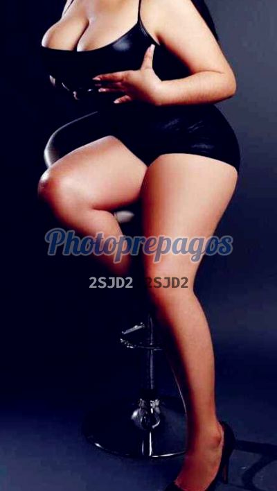 Rubia, mujer que hace videollamadas y sexting
