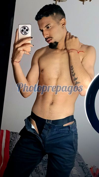 Camilo 3155037290, Hombre que hace videollamadas y sexting