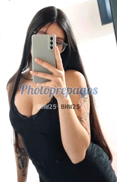 Sophi, mujer que hace videollamadas y sexting