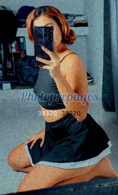 Alison, mujer que hace videollamadas y sexting