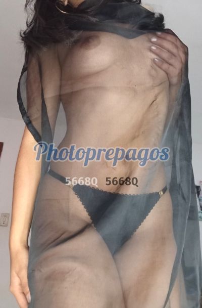 Rouse, mujer que hace videollamadas y sexting