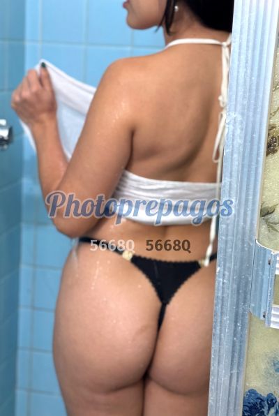 Rouse 3023976050, mujer que hace videollamadas y sexting