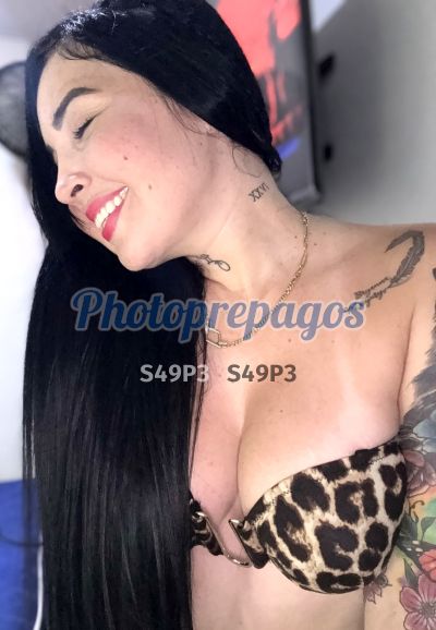 Jenny, mujer que hace videollamadas y sexting