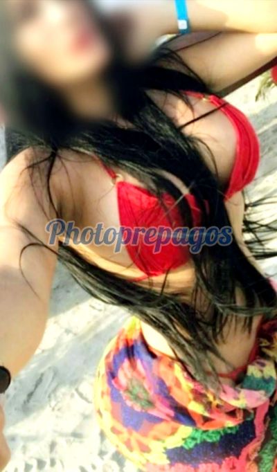 Paula, mujer que hace videollamadas y sexting