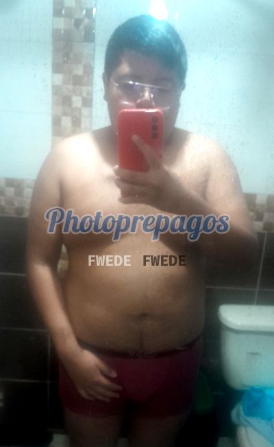 Samay, hombre que hace videollamadas y sexting