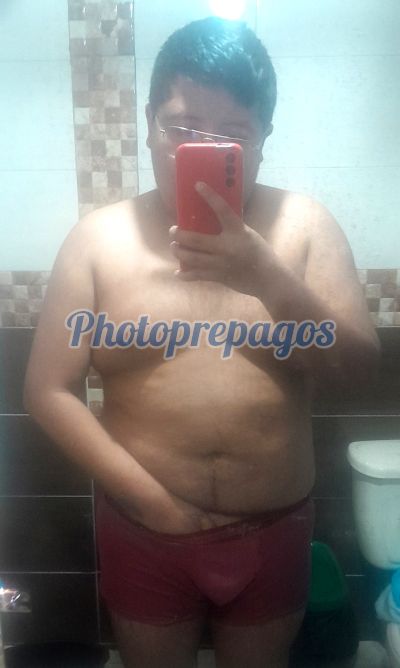 Samay, hombre que hace videollamadas y sexting