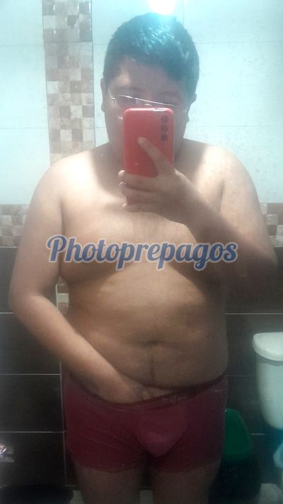Samay, hombre que hace videollamadas y sexting
