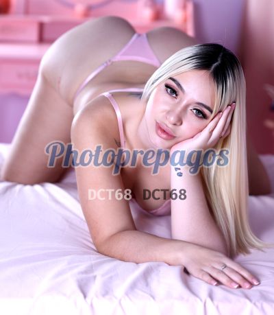 Sunny Gold, mujer que hace videollamadas y sexting