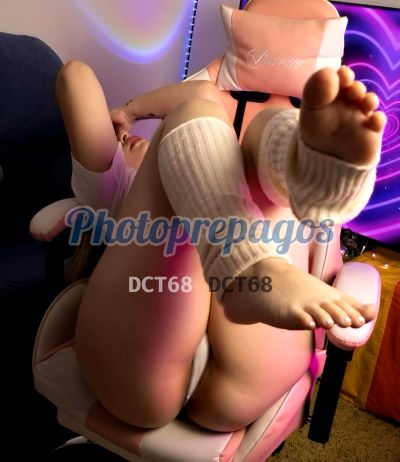 Sunny Gold, mujer que hace videollamadas y sexting