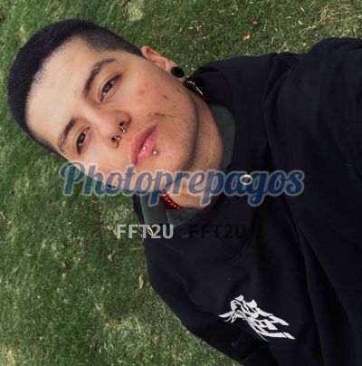 Juanse, hombre que hace videollamadas y sexting