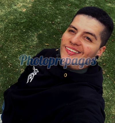 Juanse, hombre que hace videollamadas y sexting