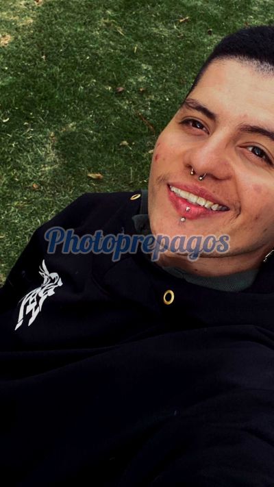 Juanse, hombre que hace videollamadas y sexting