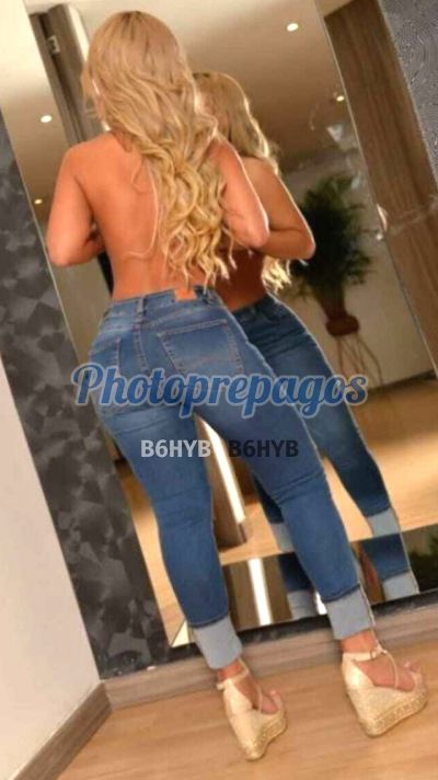 Alejandra, mujer que hace videollamadas y sexting