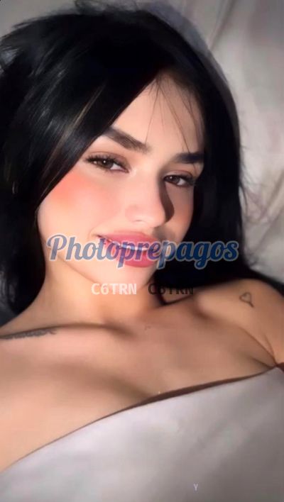 Emmy, mujer que hace videollamadas y sexting